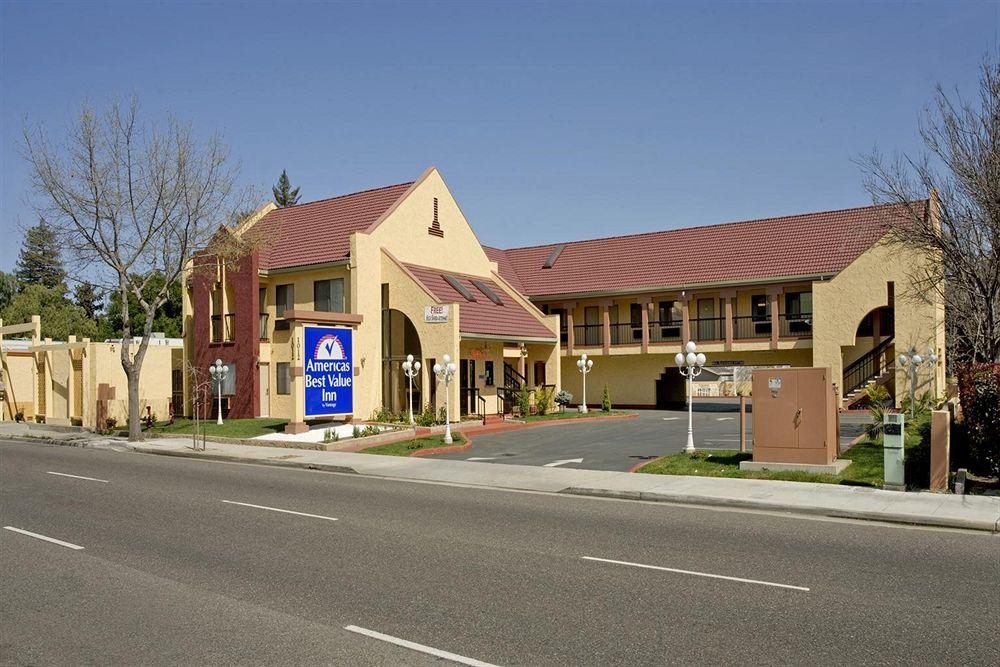 Americas Best Value Inn3