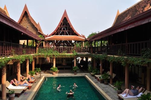 โรงแรมเรือนไทย (Ruean Thai Hotel)1