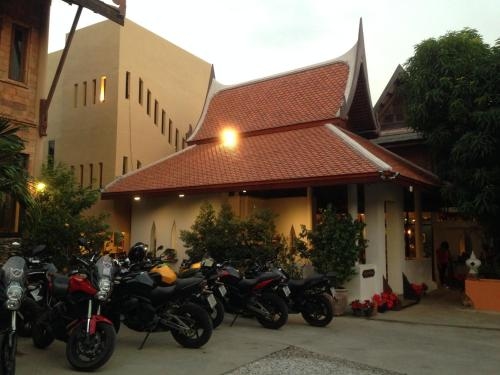 โรงแรมเรือนไทย (Ruean Thai Hotel)2
