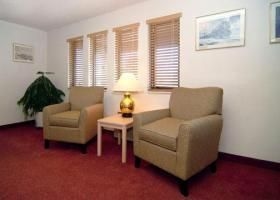 Econo Lodge  Inn & Suites2