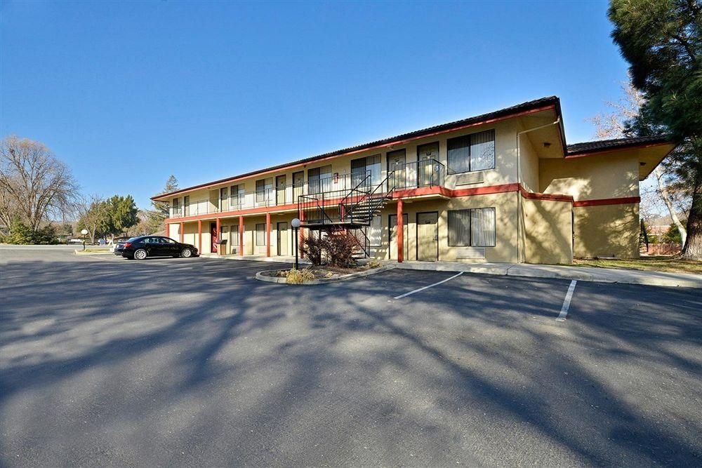 Super 8 Atascadero3