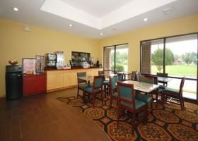 Econo Lodge4