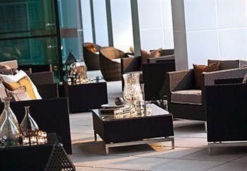 Renaissance Arlington Capital View Hotel4