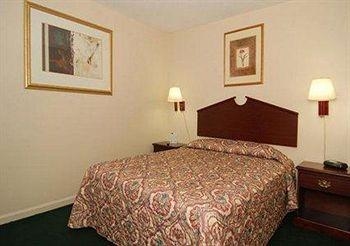 Rodeway Inn & Suites Williamsburg0