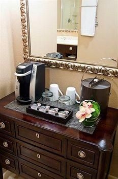 Hotel 712