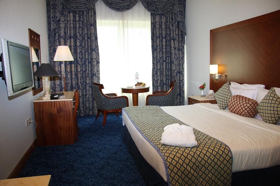 Regent Palace Hotel4