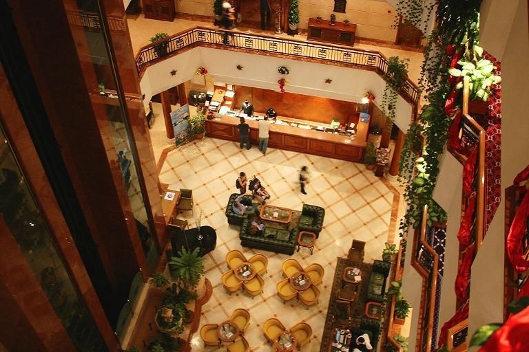 Regent Palace Hotel3