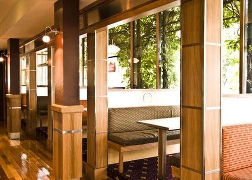 Quality Hotel Tiffins On The Park4
