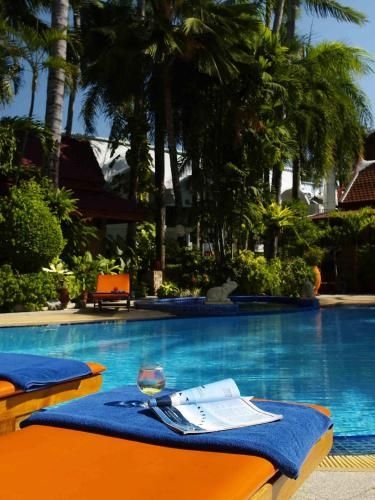 โรงแรมซาฟารี บีช (Safari Beach Hotel)1
