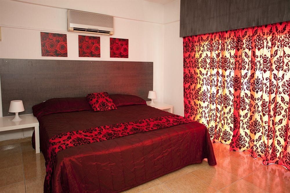 THE PALMS HOTEL APARTMENTS0