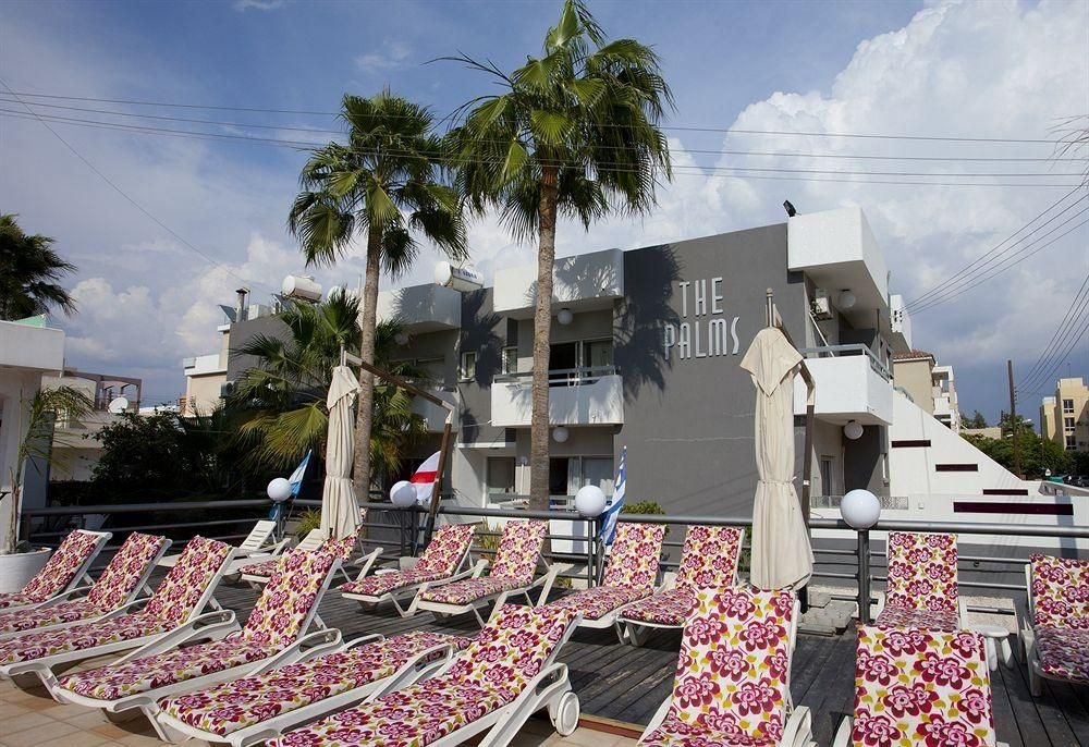 THE PALMS HOTEL APARTMENTS1