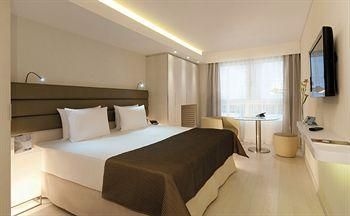 โรงแรมยูโรสตาร์บุ๊ค (Eurostars Book Hotel)1