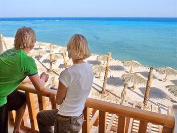 The Breakers Diving & Surfing Lodge3
