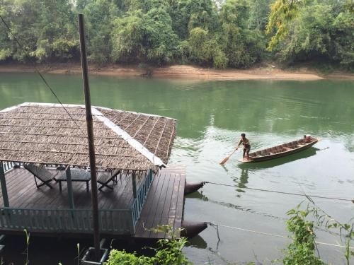 ไทรโยค ริเวอร์ เฮาส์ (Saiyok River House)1