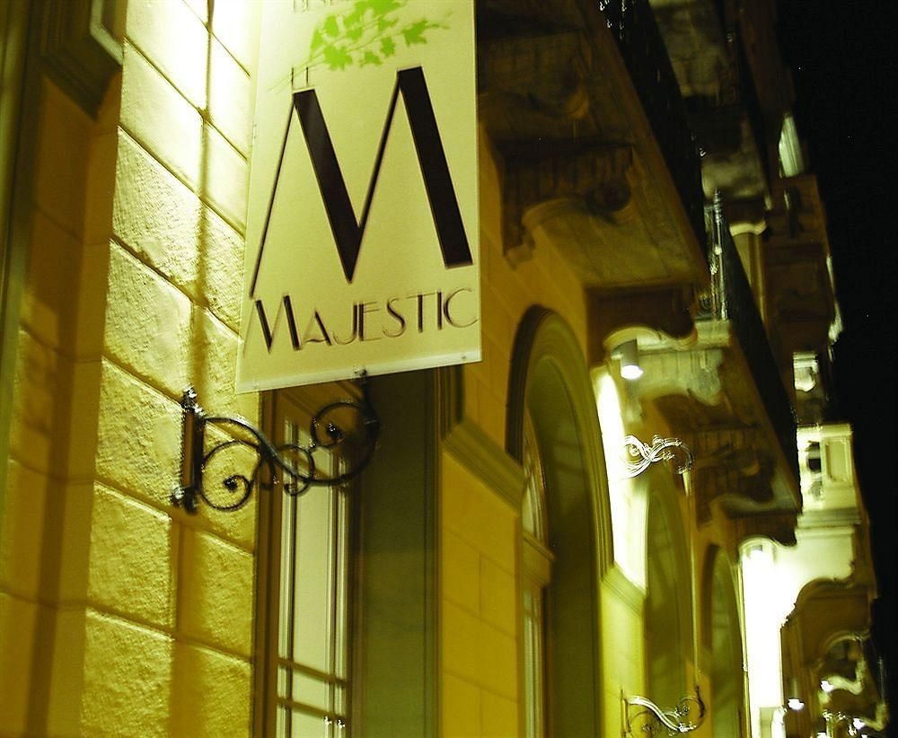 Le Majestic0
