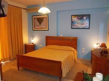 Iria Beach Hotel0