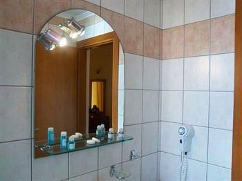Iria Beach Hotel4