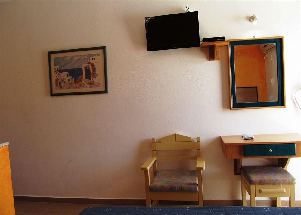 Paraschos Studios2