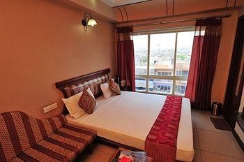 Hotel Ratnawali0