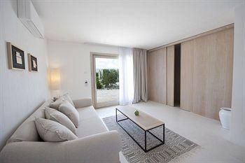 Furnirussi Tenuta2