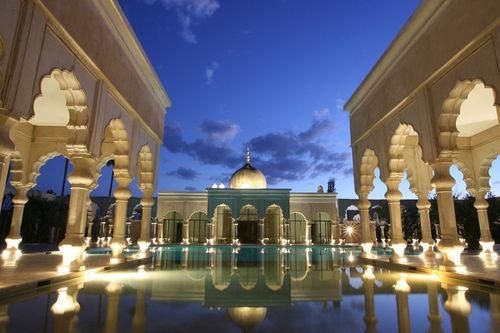Palais Namaskar2