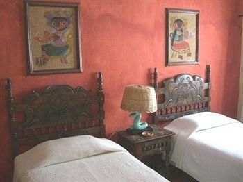 Hotel Emilia Castillo4
