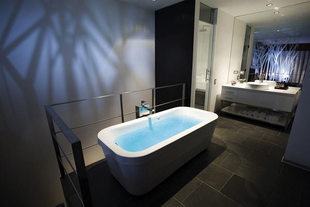 Business Tower Hotel1