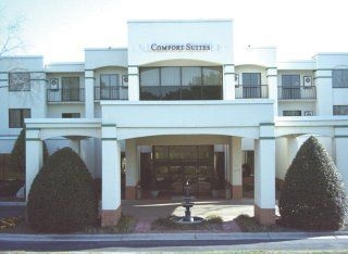Comfort Suites North2