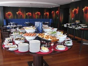 Radisson Decapolis Miraflores4