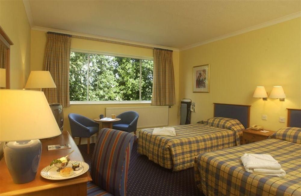 TIVERTON HOTEL3