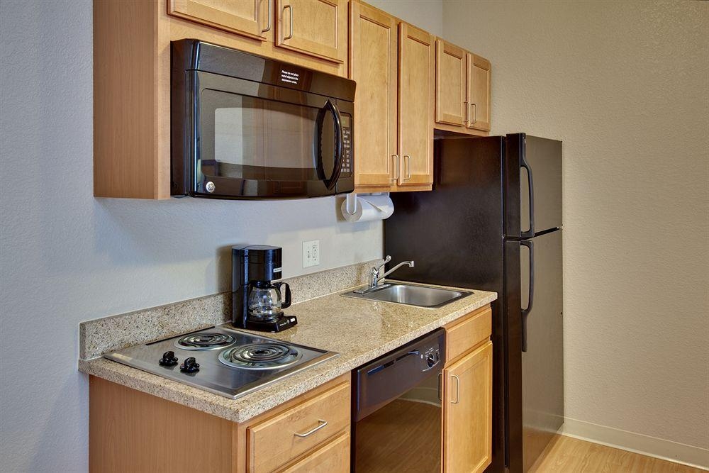 Candlewood Suites Bismarck4