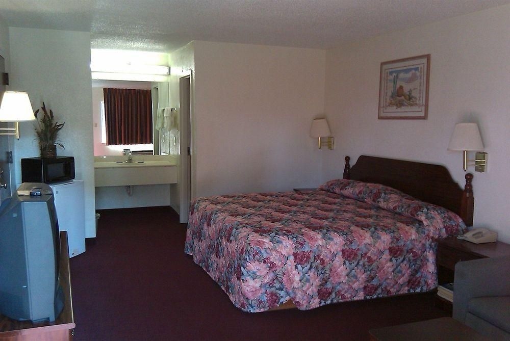Parkway Inn Arlington1