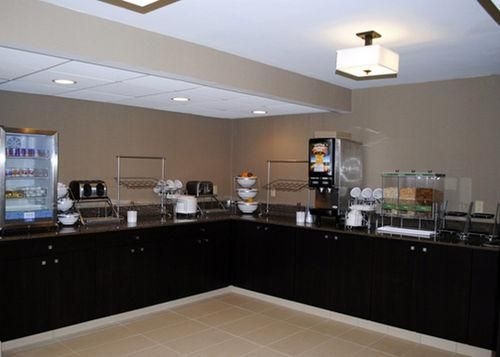 Comfort Inn & Suites Airport - Wolf Road4