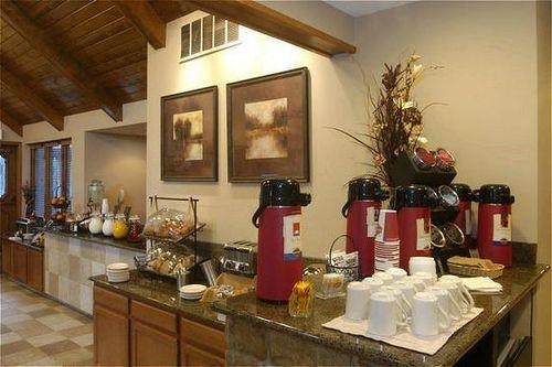 Chase Suite Hotel Lincoln1