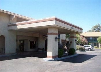 Quality Inn - Suites Tucson1