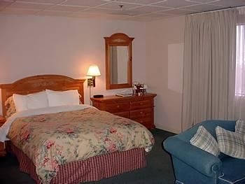 Harrison Plaza Suite Hotel0