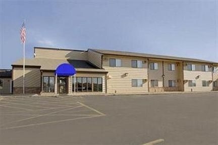 Waconia Inn and Suites1