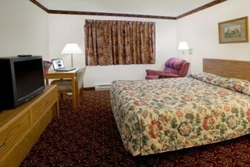 Waconia Inn and Suites3