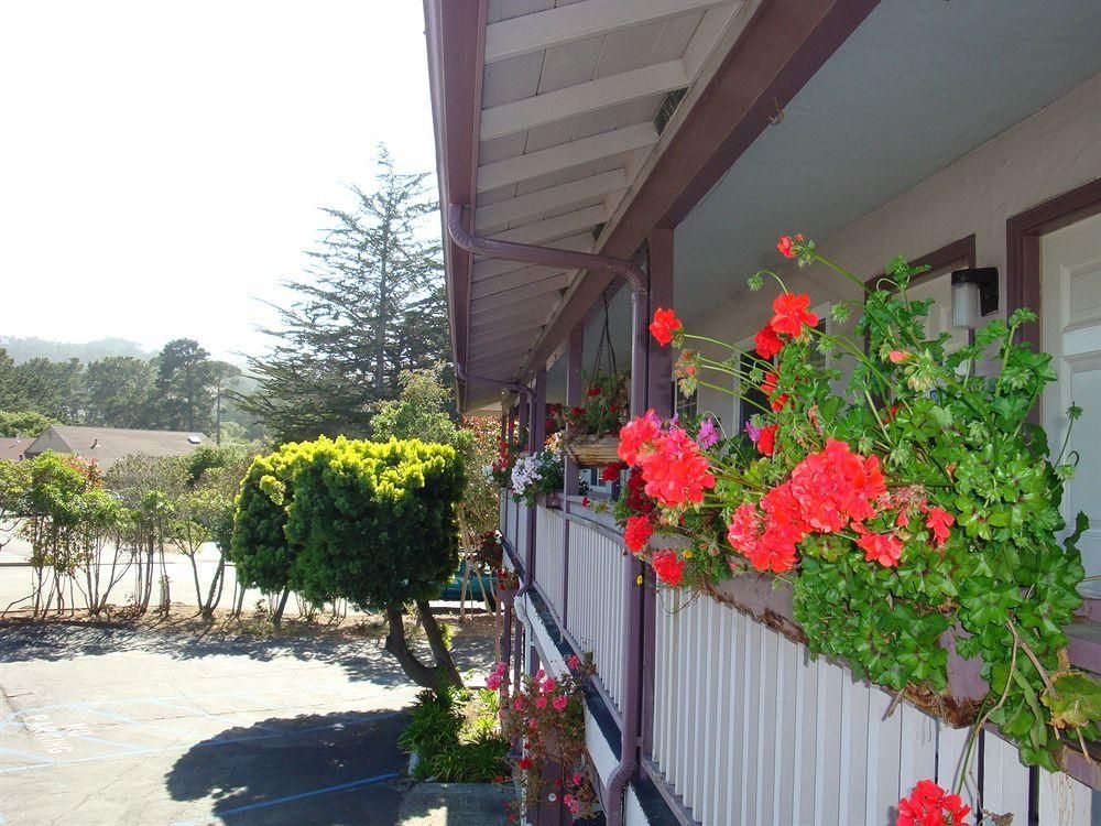 Howard Johnson Express Monterey3
