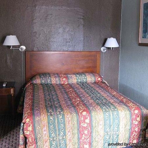 Economy Inn Richmond2