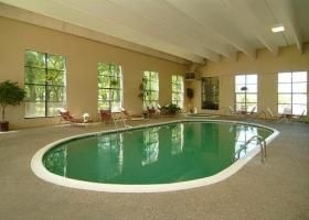 Econo Lodge  Inn & Suites3