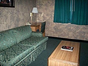 Garden Suites Inn3