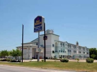 Quality Suites San Antonio2