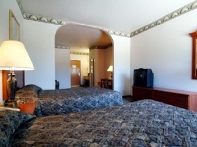 Quality Suites San Antonio3