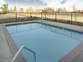 Comfort Suites Clovis3
