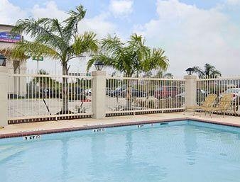Howard Johnson Inn and Suites Beaumont TX3