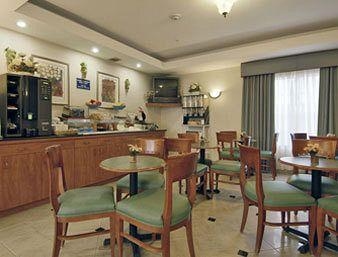 Howard Johnson Inn and Suites Beaumont TX4