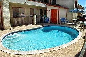 Delux Inn San Antonio1