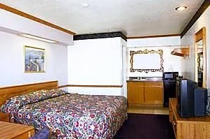 Delux Inn San Antonio3