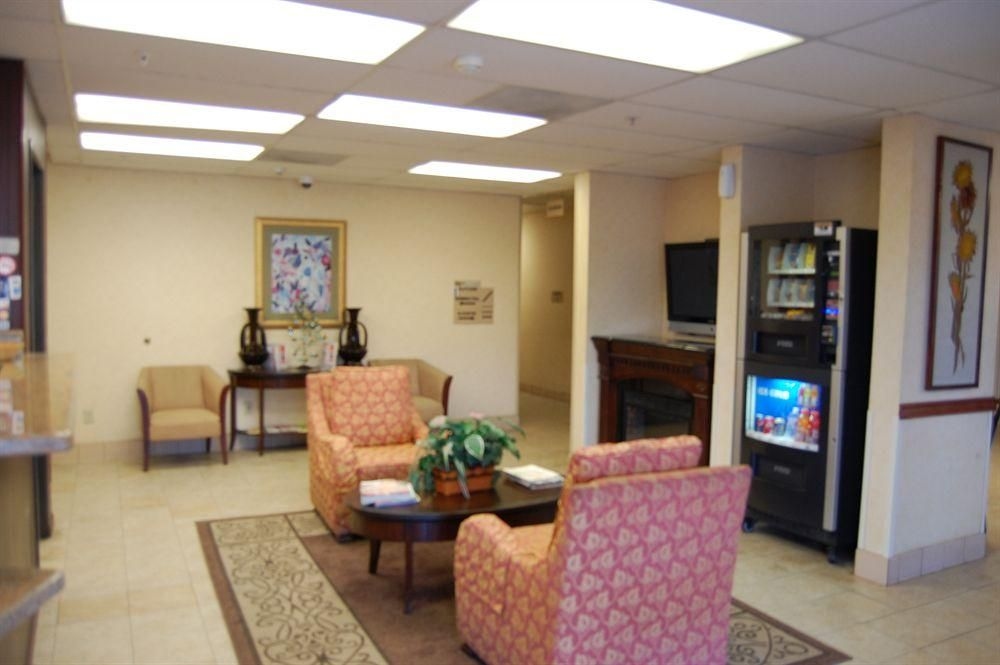 Pleasant Hill Inn1